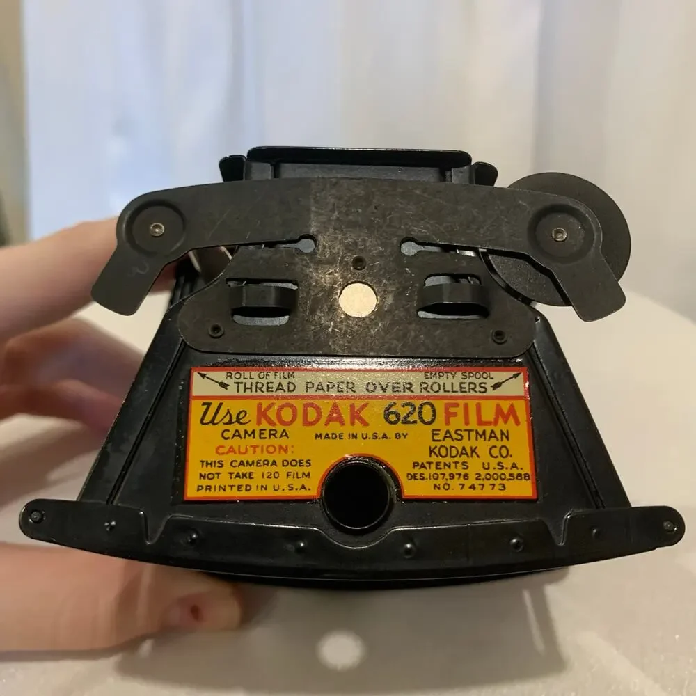 Vintage 1940's Kodak Six-20 Flash Brownie Camera w Flash Unit Working Shutter